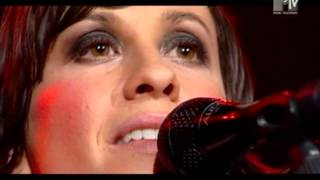 Alanis Morissette - Out Is Through live MTV Supersonic 2004