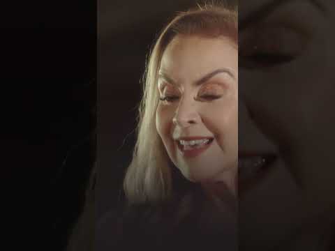 Ouça minha nova canção "Noite de Natal" #noitedenatal #cristinamel