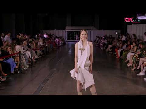 Desfile de María Lafuente - colección Alquímia - 2019