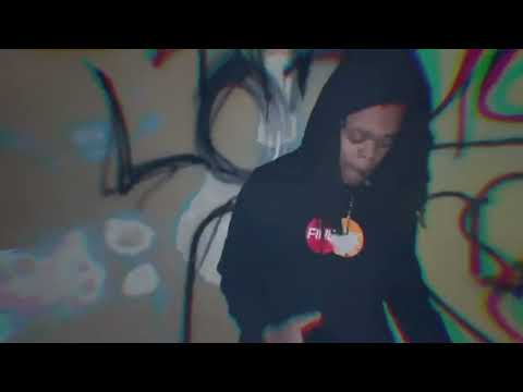 5630 Ave - Window Seat