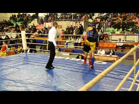 Erhan ACİ (SAMSUN) 71 kg kırmızı köşe..