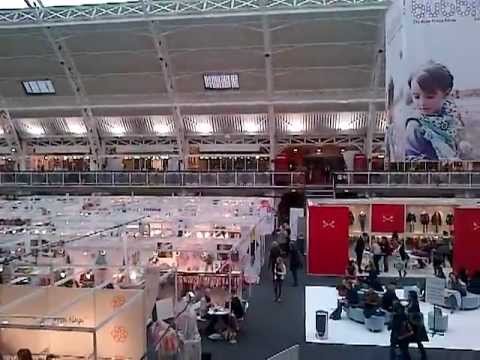 download lagu mp3 mp4 Bubble Childrenswear Show, download lagu Bubble Childrenswear Show gratis, unduh video klip Bubble Childrenswear Show