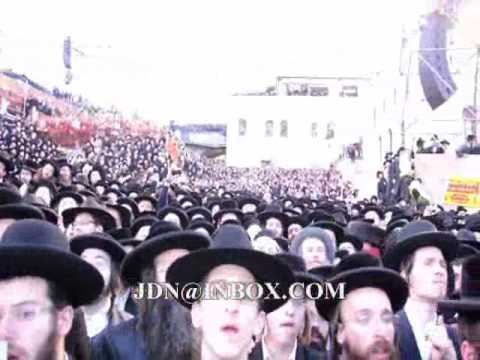 Toldos Aharon Rebbe in Meron Lag Baomer 5770