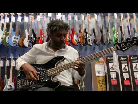 Fender Aerodyne Jazz Bass Played Through Ampeg Rocket Bass 210