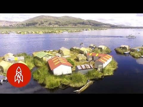 的的喀喀湖的人工浮動島嶼 (The Man-Made, Floating Islands of Lake Titicaca)