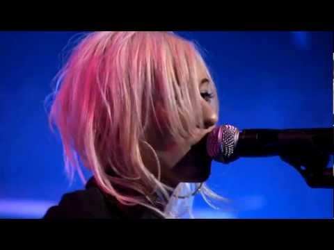 The Veronicas - 9. Hook me up (Live Revenge is Sweeter Tour)