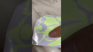 Svítící nástěnná samolepka „Kočička u vypínače“