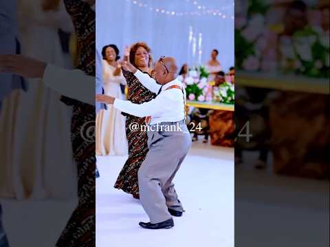 UNAMJUA BONGO MAN WEWE UYU HAPA?? jamani subscribers zizidi VIEWS. #dance #wedding #dancer #duet