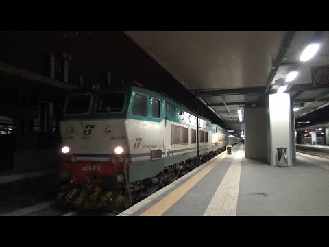 E656.018 + E656.099 in partenza con l' ICN 1955 Roma Termini - Siracusa/Palermo Centrale