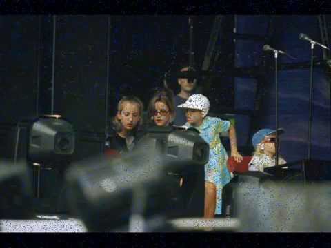Lisa Marie Presley with children backstage History tour of Michael Jackson