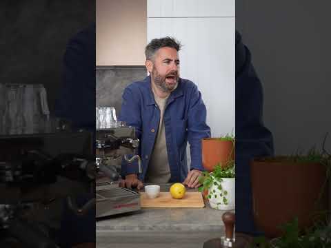 As pessoas colocam Limão no café? #barista #coffee #espresso #goldenbrowncoffee #cafe