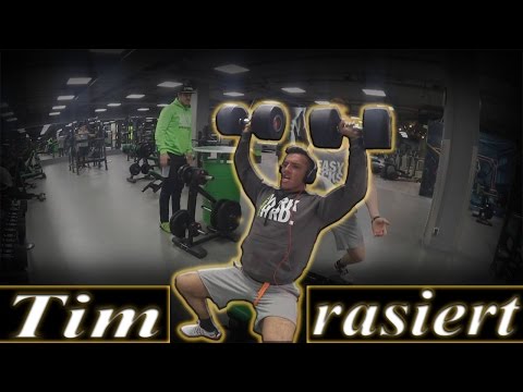 Tim shaves #warm-up set | Me bench pressing