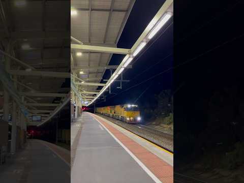 TRAINS AM22 Aurizon Freight Train 6MP1 at Adelaide Showgrounds, S Australia ACD6050 ACD6053 9/3/24