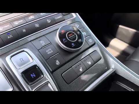 2023 Hyundai Santa Fe Preferred AWD w/Trend Package in Silver for sale at Finch Hyundai in London, ON