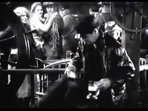 The Docks of New York - bar scene
