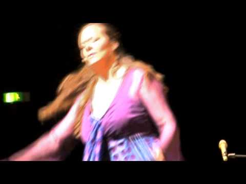 Hilde Kappes "Io non troppe" - Bottles&Voice; Grips Theater Berlin ;