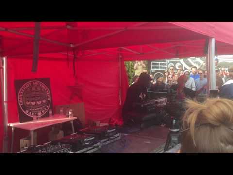 Mad Professor ft. Aisha - Wait a minute