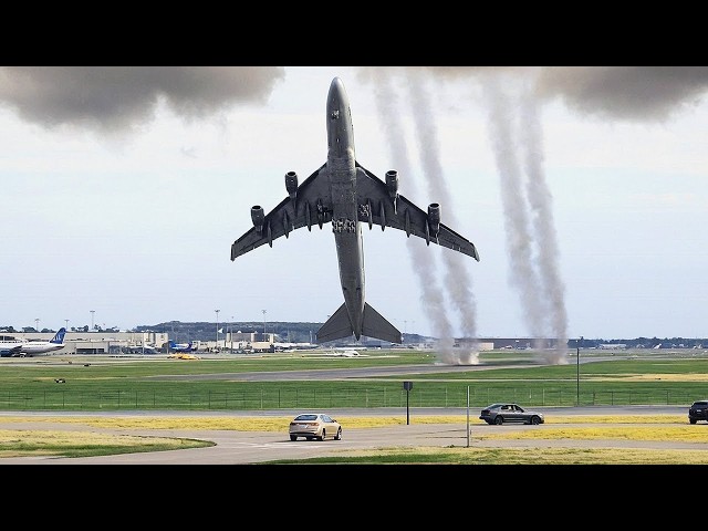 65 Unbelievable Aviation Moments Caught on Camera SDDEFAULT Thumbnail