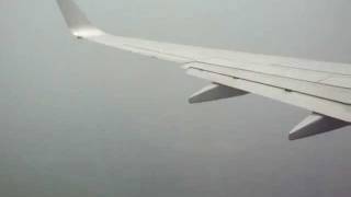 preview picture of video 'Malaysia Airlines Boeing 737-800 Landing Hanoi (Noi Bai) Airport Vietnam'