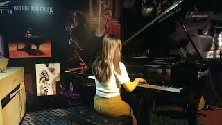 Cover hoa nở không màu