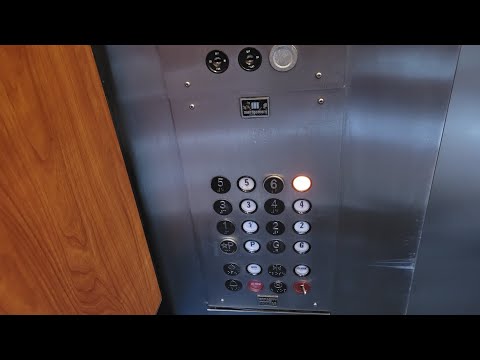 [EL] 🅰️🅰️🅰️! 1980's Montgomery A Series Traction Elevators @ Gatlinburg Town Square (Gatlinburg, TN)