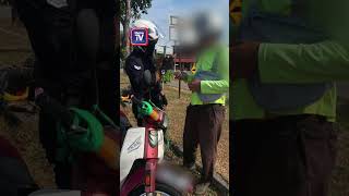 Download lagu Terpaksa panggil polis lepas sejam gagal pujuk lelaki Pakistan serah kunci motosikal mp3