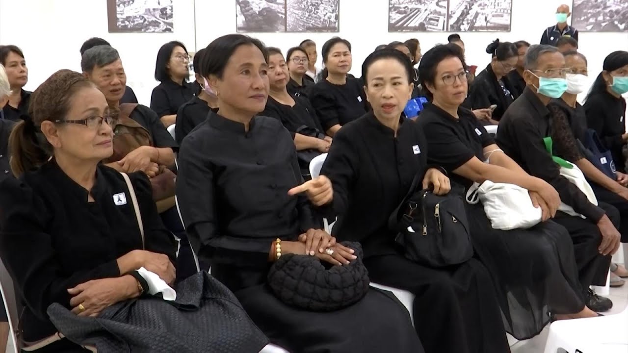ปชช.เข้าถวายสักการะเบื้องหน้าพระรูป "พระองค์ภา" วั