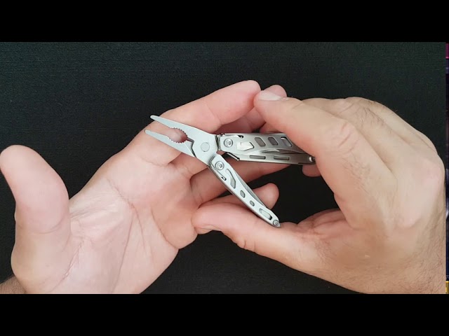 Vídeo relacionado con Multitools 14-en-1 moneda multiherramienta llavero plegable portátil acero inoxidable Edc gadgets diy herramientas de mano regalos para hombres mujeres mini herramienta de supervivencia para el aire l