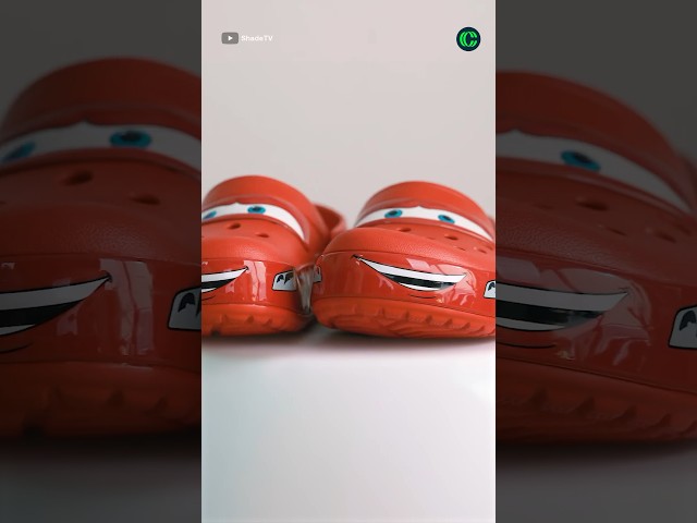 Vídeo relacionado con Disney Sudadera con capucha de Cars Lightning McQueen para niños, rosso, 5-6 años