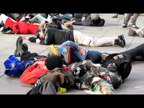 Flash Mob - Die In - In A Berlin Minute (Week 50)
