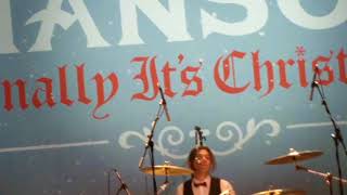 Hanson - everybody knows the clause (finally it&#39;s Christmas tour) Manchester 2017