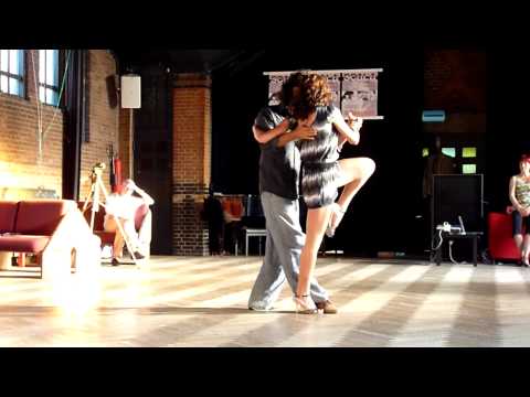 Maria Mondino & Ismael Ludman - workshop PARADAS Y PASADAS