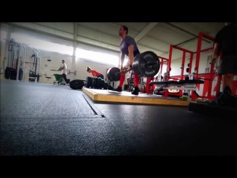 2016-04-22: Lower body workout / deadlifts + front squats + paused highbar