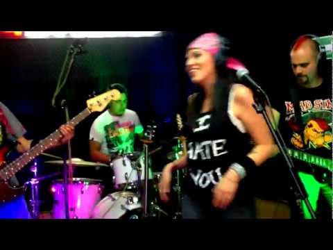 Melissa Munster y Los Villanos en 1/4Acústico - Si me amaras y Quiero el divorcio