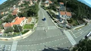 preview picture of video 'Grosse crossroads en ciudad de Žrnovo - bella isola Korčula (quad copter view)'