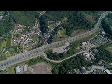 Doidrone o Repórter Muito Loko sobrevoando Juquitiba com o Favelacop