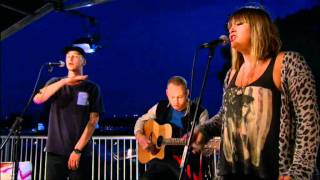 Devlin performs accoustic version of Brainwasherd on BBC Three @Reading Festival 2011