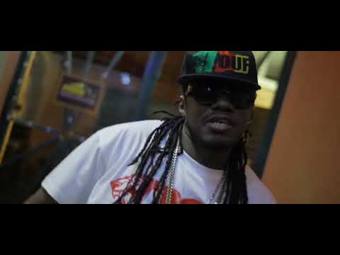 MAAHLOX le vibeur ' FINI AVEC ' clip officiel