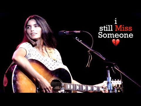 download lagu mp3 mp4 Emmylou Harris I Still Miss Someone, download lagu Emmylou Harris I Still Miss Someone gratis, unduh video klip Emmylou Harris I Still Miss Someone