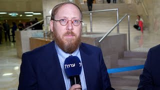ברלה קרומבי | עמדת ערוץ 7 בכנס 'עזה - היום שאחרי' בכנסת (חדשות ערוץ 7) - התמונה מוצגת ישירות מתוך אתר האינטרנט יוטיוב. זכויות היוצרים בתמונה שייכות ליוצרה. קישור קרדיט למקור התוכן נמצא בתוך דף הסרטון