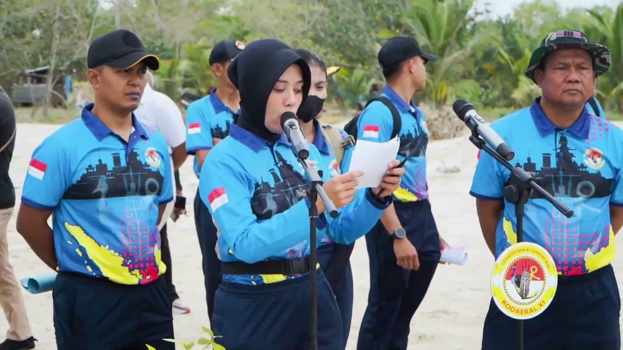 HUT ke-81 TNI: Ratusan Personel Gabungan Hijaukan Pesisir Pantai Payum dengan Ribuan Mangrove