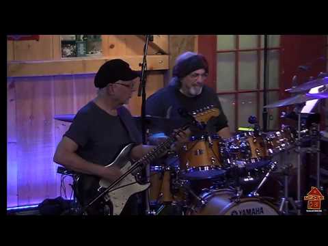 Phil Keaggy, Tony Levin, Jerry Marotta | Sometimes 11 (The Bucket List Live at Daryl's House)