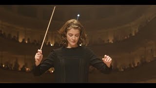 Trailers y Estrenos La directora de orquesta - Trailer español (HD) anuncio