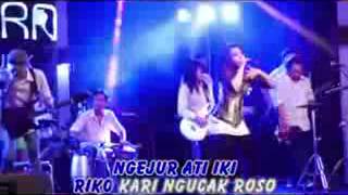 Download lagu Reny Farida Ngucak Roso AURA MUSIK mp3
