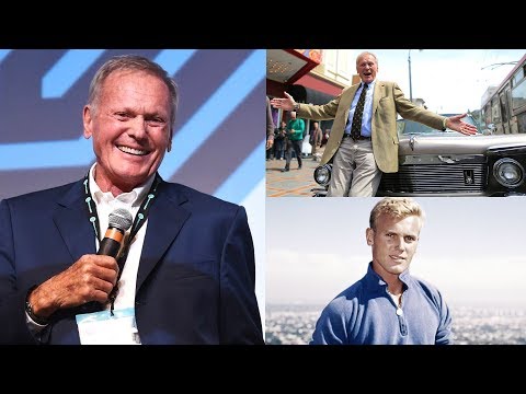 download lagu mp3 mp4 Hollywood Hunter Net Worth, download lagu Hollywood Hunter Net Worth gratis, unduh video klip Hollywood Hunter Net Worth