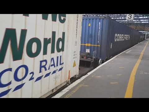 88007 passing with 480Z Daventry-Mossend EuroTerminal Intermodal