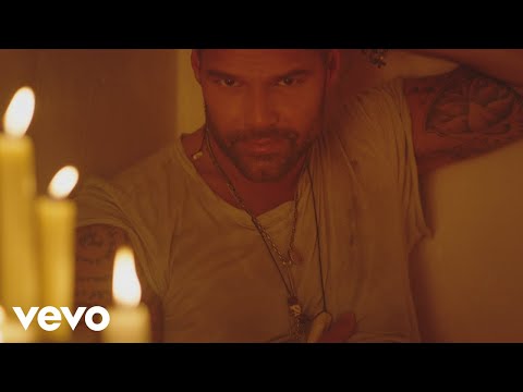 Ricky Martin - Fiebre (Official Video) ft. Wisin, Yandel