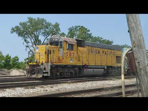 Classic Paint On UPY 587 Idling