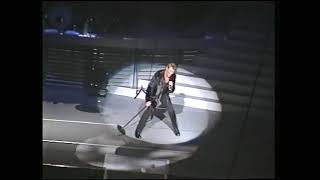 Johnny chante  Les larmes de gloire (02.06.2000)
