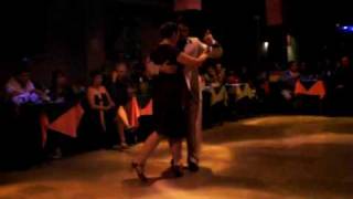 Ariadna Naveira y Fernando Sanchez bailan La serenata de ayer - Porteño y Bailarin